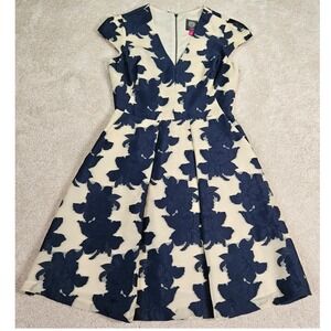Vince Camuto Dress Womens 2 Ivory Navy Embroidered Organza Floral Fit and Flare